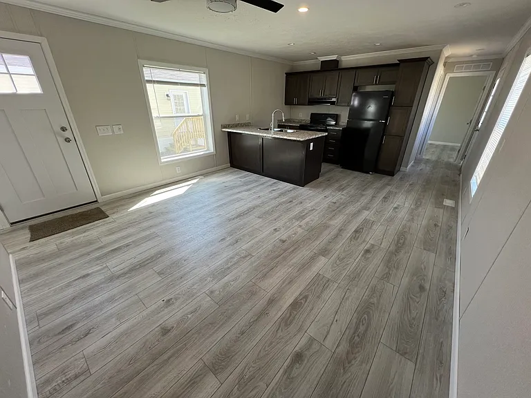 3674 Main St — Photo 3