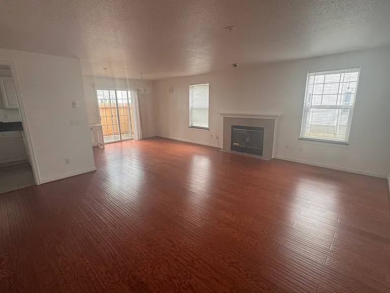 1160 Monroe Ave NE #D2 — Photo 5
