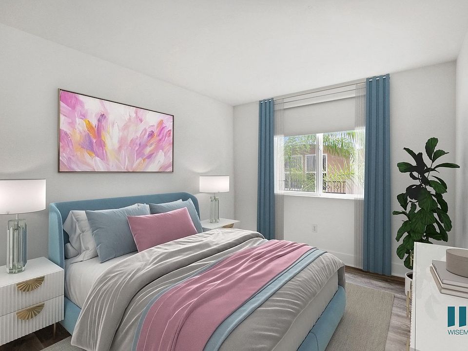 Bedroom with Large-Size Windows and Vinyl Flooring