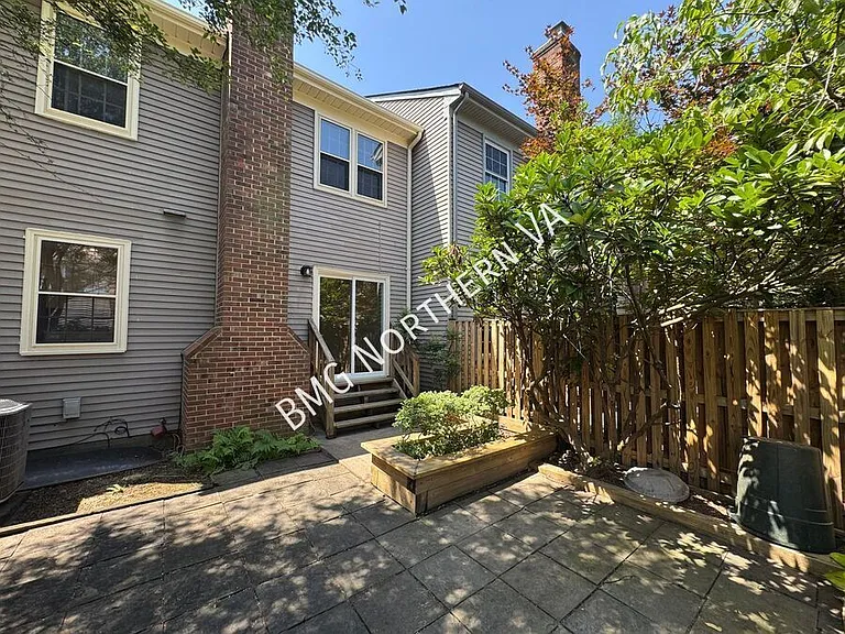 9606 Scotch Haven Dr — Photo 32
