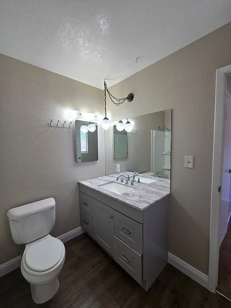 2 Weeks Free Rent A Fabulous 4 Bedroom Single Story Home In East Las Vegas — Photo 4