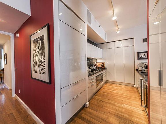 4th image of 240 Park Ave S APT 12B