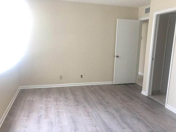 2nd image of 2455 Lindell Blvd APT 3201