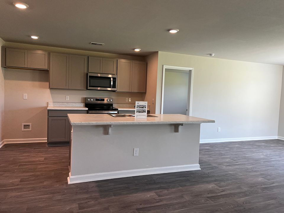 2nd image of 3724 Bumble Bee Dr