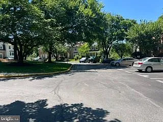 7701 Hiawatha Ln — Photo 5