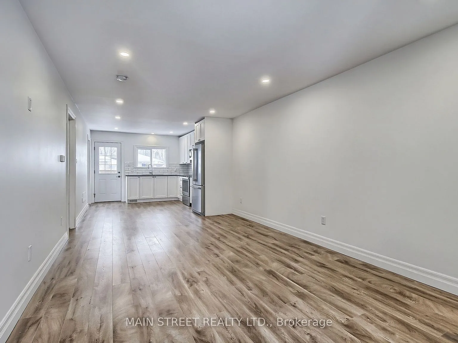 4 bed, $2,500 — Photo 4