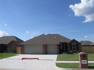 1009 SW 14th St, Moore, OK 73160