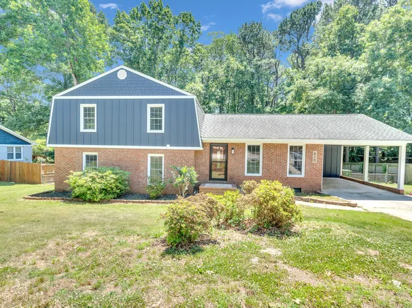 610 SE Maynard Rd, Cary, NC 27511