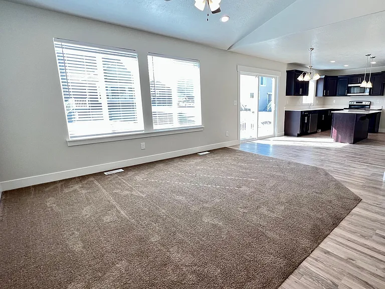 4725 Gunsight Peak Dr — Photo 9