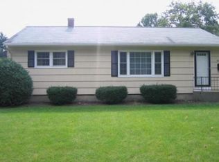 403 Goldthwaite Rd, Northbridge, MA 01534