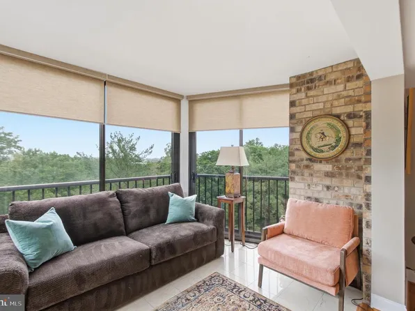 5903 Mount Eagle Dr APT 608, Alexandria, VA 22303