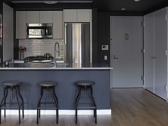 5th image of 331 E Houston St APT 8G