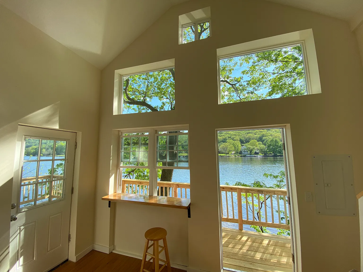 321 Roosevelt Dr — Photo 2