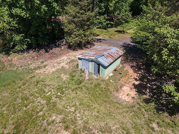 5th image of 7250 Dennis Rd