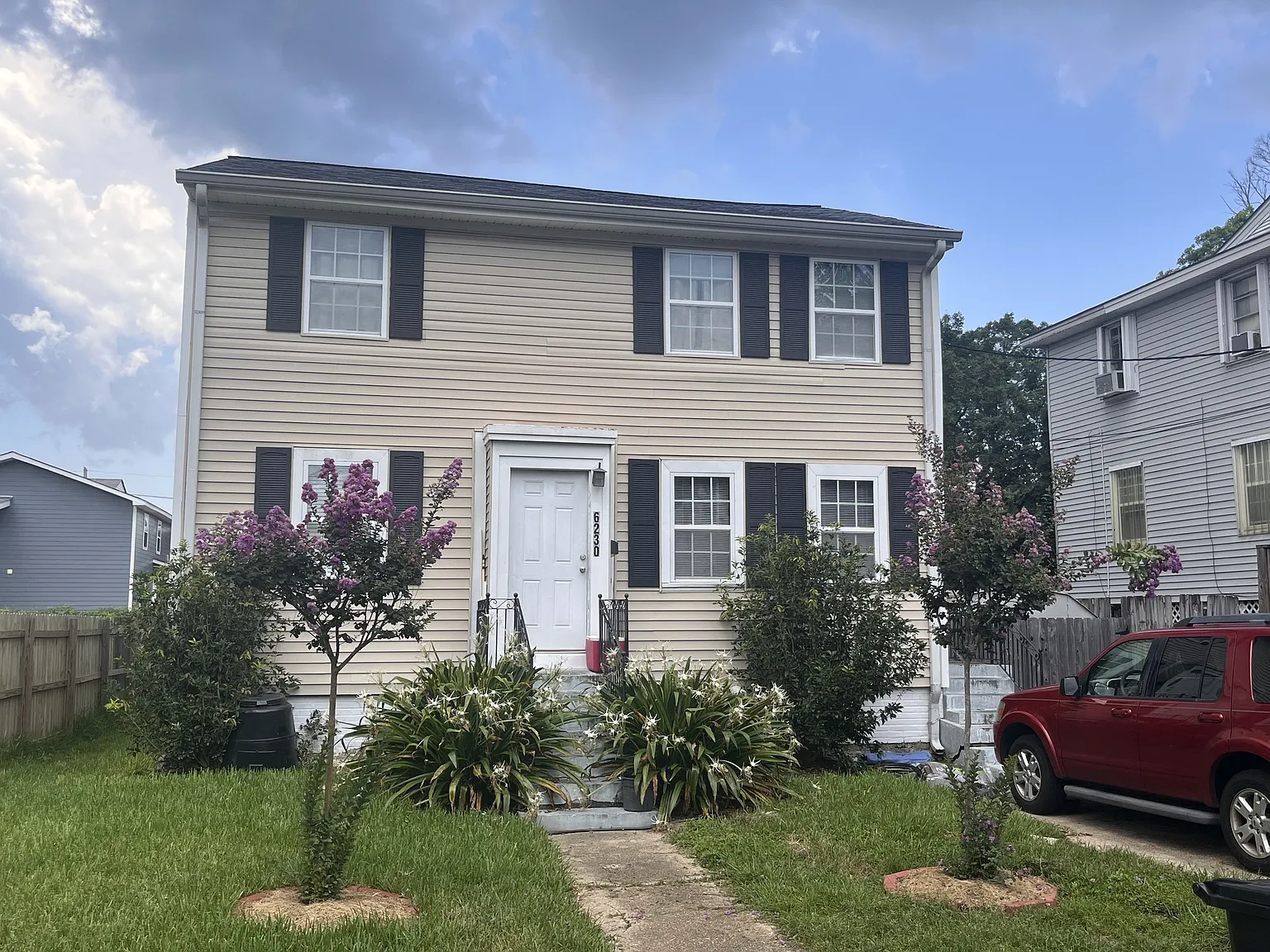 3 bed, 1200 sqft, $1,700 — Photo 1