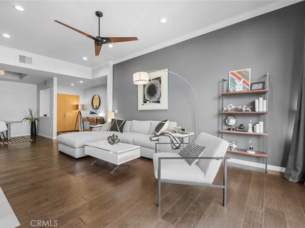 12030 Valleyheart Dr Unit 204, Studio City, CA 91604