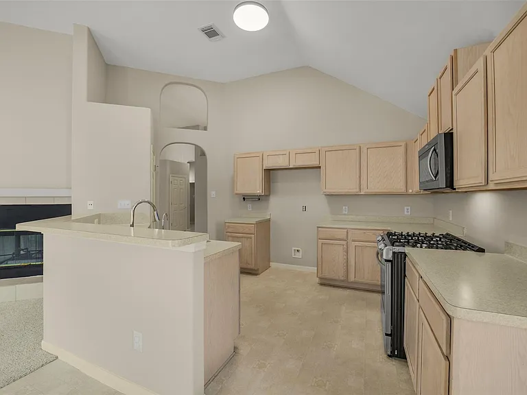 19254 Dillsbury Ct — Photo 12