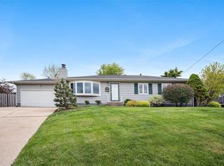 710 Grant Wood Dr SE, Cedar Rapids, IA 52403