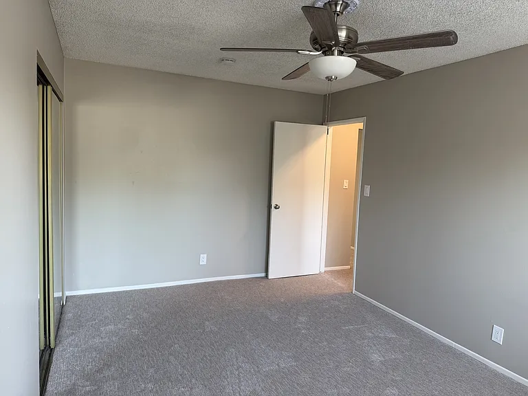 204 N Berkeley Ave #C — Photo 16