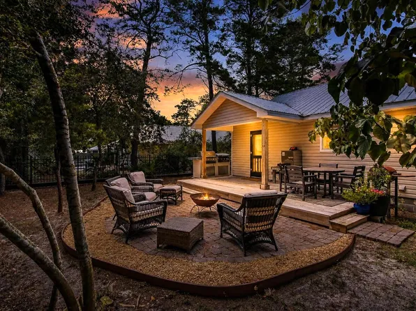 92 Walnut St, Santa Rosa Beach, FL 32459