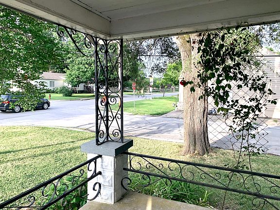 4th image of 1401 Parker St