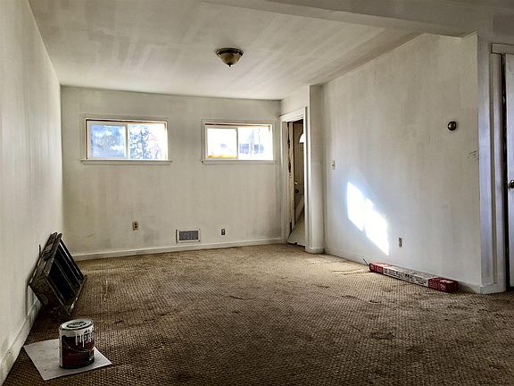 5th image of 156 Elm St