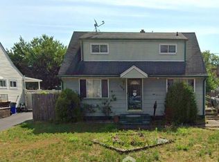 296 Herbert Ave, Old Bridge, NJ 08857