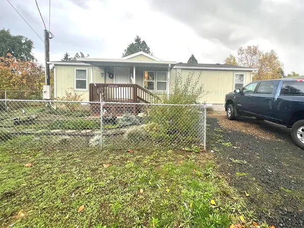 441 NE Chestnut St, Myrtle Creek, OR 97457