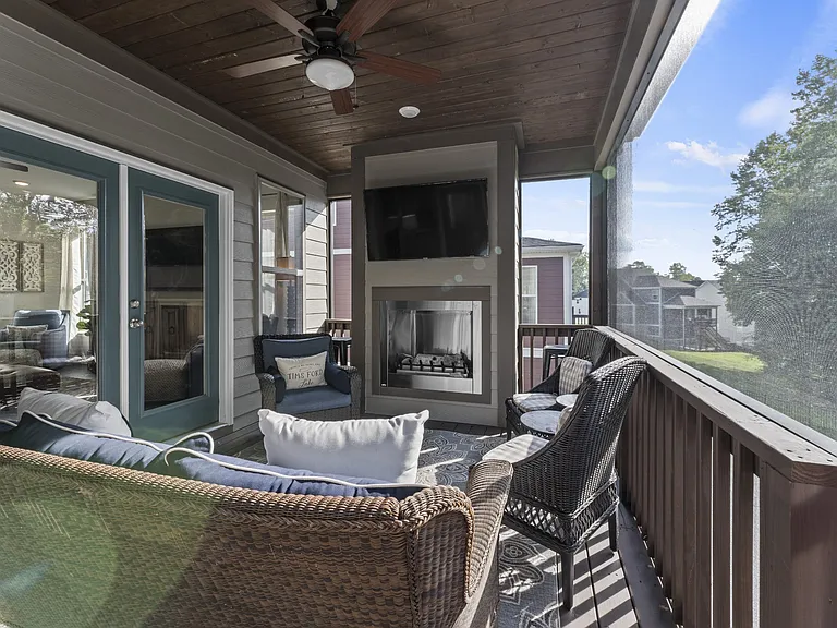 474 Evans Dr — Photo 16