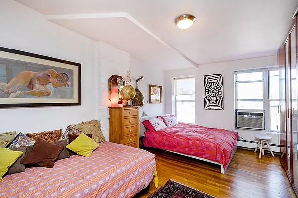 Sold by SBROWNRE LLC | media 7