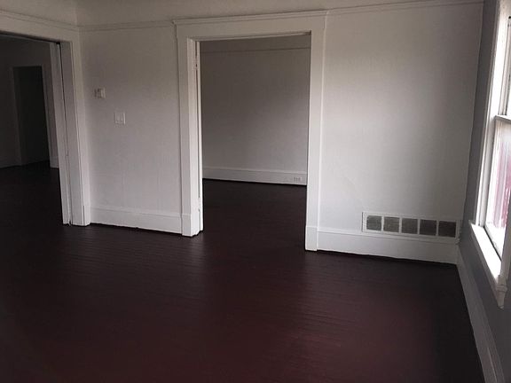 4th image of 780 E 93rd St