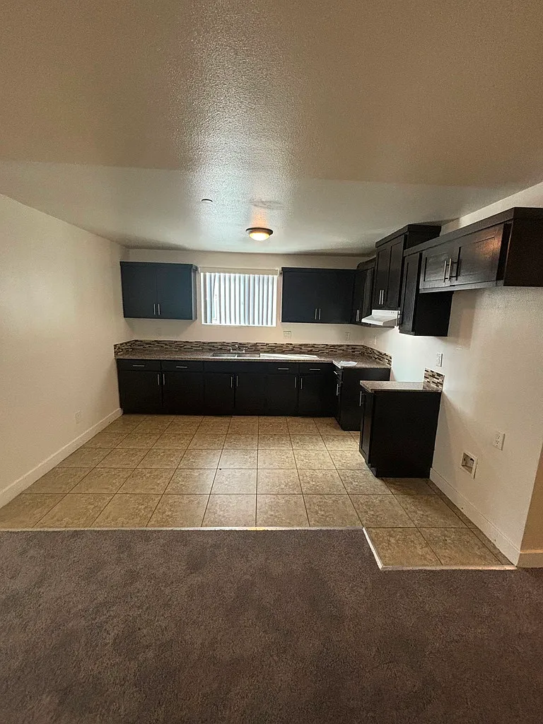 5 bed, 1820 sqft, $3,800 — Photo 3