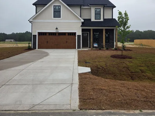 1538 Eastbay Dr, Fayetteville, NC 28312