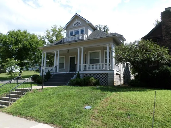 526 N 4th St, Atchison, KS 66002