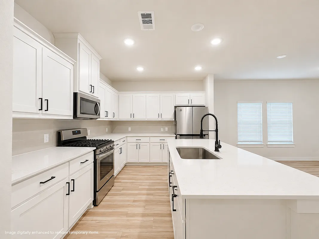 4 bed, 3.0 bath, 2093 sqft, $2,700 — Photo 2