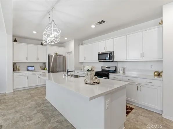 8419 Brotchie Ln, Jurupa Valley, CA 92509