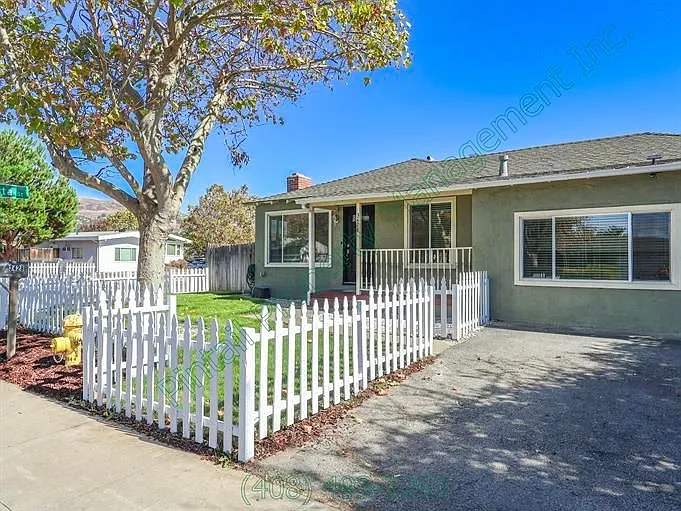 4 bed, 2.0 bath, 1471 sqft, $4,349 — Photo 2