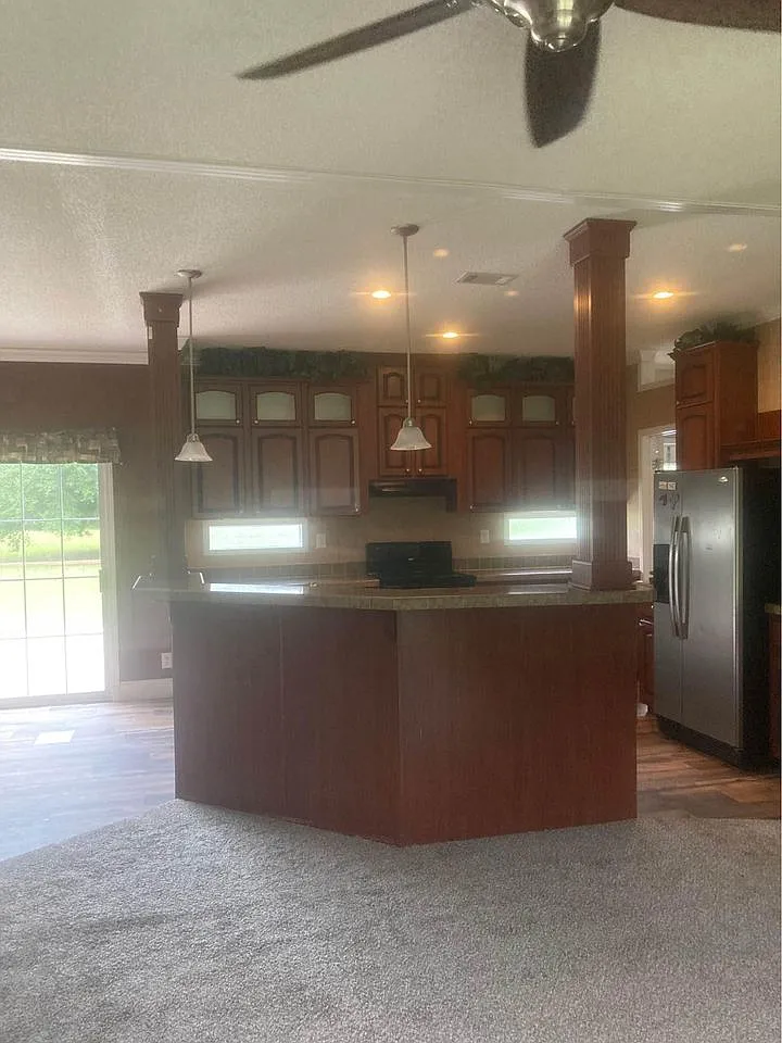 3 bed, 1500 sqft, $1,800 — Photo 2