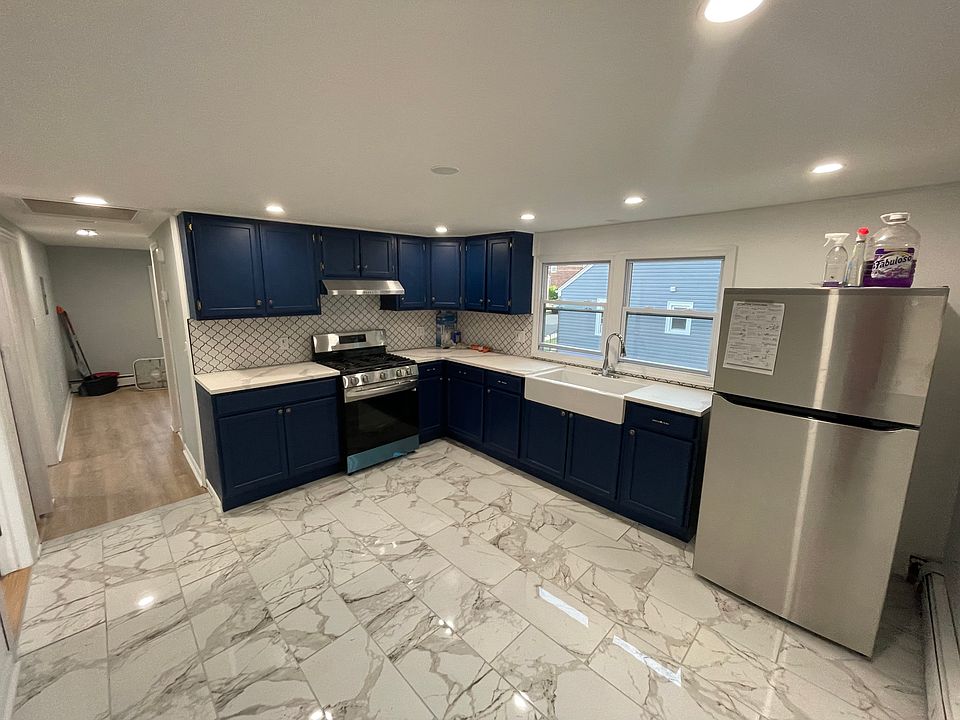 1st image of 77 Sanford Ave Floor 2