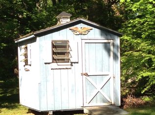 4 Scotts Cove Ln, Setauket, NY 11733