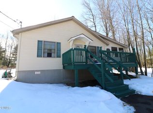 38 Rockway Rd, Lake Ariel, PA 18436