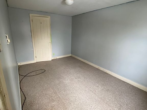 5th image of 46 N 18th St Floor 2