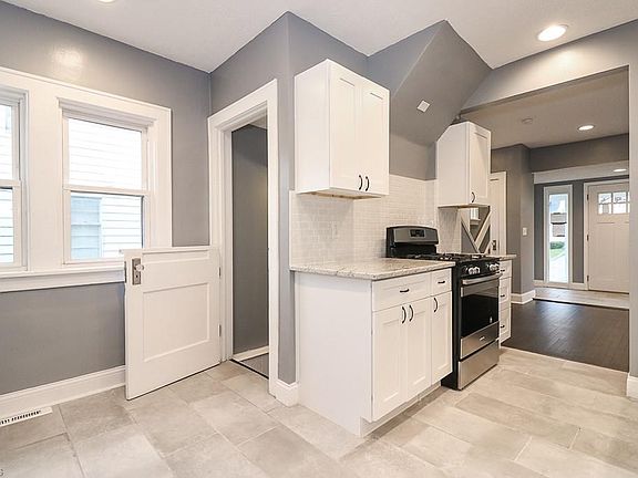 2nd image of 4434 Forestwood Dr