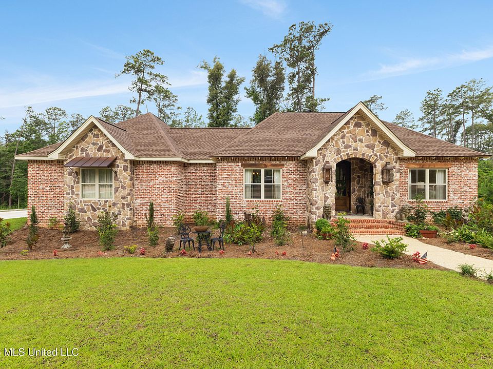 1st image of 14 Spring Lake Dr