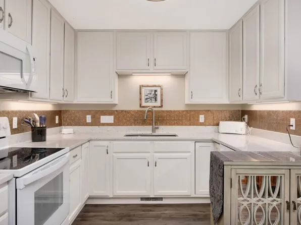7914 Barrymore Ln, Woodbury, MN 55125