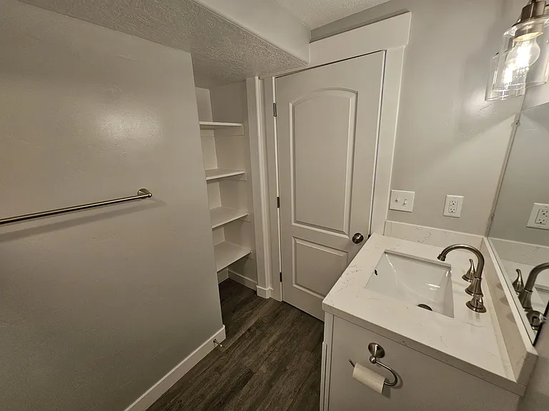 439 E Hill View Dr — Photo 68