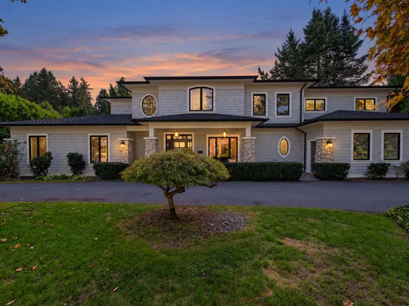 13756 18th Ave, Surrey, BC V4A 1W4