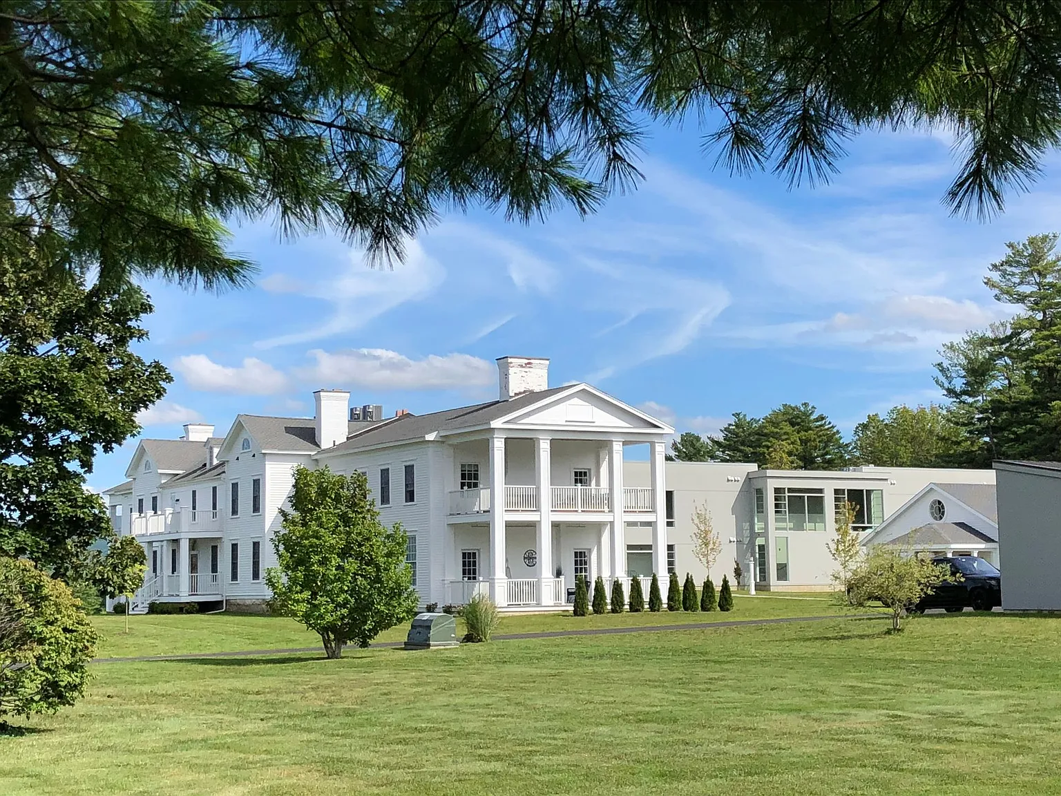 The Manor House — Photo 1