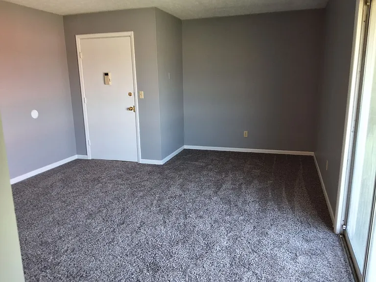 253 University Dr — Photo 14