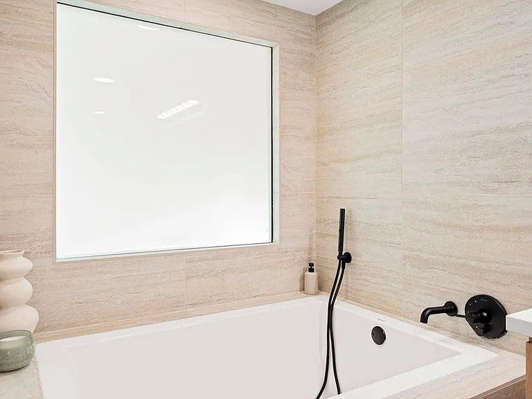 Eddy Redondo Residences — Photo 50